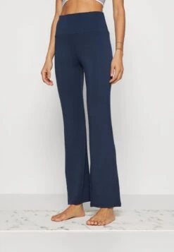 Jogginghose - Blue -Mode Kleidung 049c29bc6b6e4a768f298b4ce15406d4 1