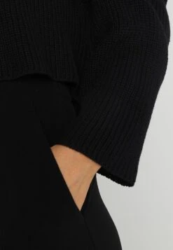 Even&Odd CROPPED JUMPER - Jumper - Black -Mode Kleidung 10716b29e3fd4dcd813ae28c5b6486e3