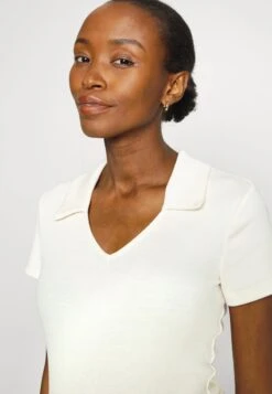 T-Shirt Print - Beige -Mode Kleidung 16ff8ad70ac04555a15782af751a3f29