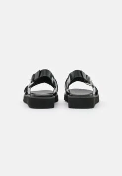 Even&Odd Plateausandalette - Black -Mode Kleidung 205e920100a942aa971ae0ba427062fd