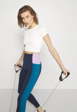 T-Shirt Basic - Cloud Dancer -Mode Kleidung 25b7f16453d741f392c13ff45ce91e53