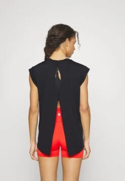 Sport T-shirt - Black -Mode Kleidung 2638e5384d1f4db0b47264e948d80a2a