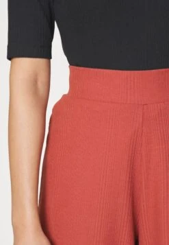 Stoffhose - Red -Mode Kleidung 2d91fc3c1ce34a559bc174b003da1da3