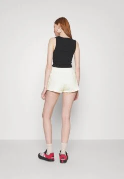 Even&Odd 2 PACK - Shorts - Off White/orange -Mode Kleidung 3f4f0a27c675411bb1573f1779a02912