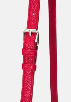 Even&Odd Umhängetasche - Red -Mode Kleidung 5c7ab939d4c74ffb9281074f397b076d