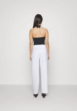 Body - Black -Mode Kleidung 7d5df073e3724a658b08bc883f708cc0