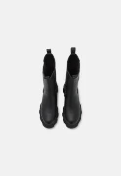 WINTER BOOTIES - Plateaustiefel - Black -Mode Kleidung 7f28b4daf0d84e0bbedf316ea27181d9