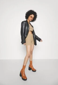 Shorts - Beige -Mode Kleidung 81fec3076cf742bca8ca66ce26e57ee4