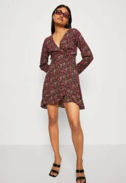 Even&Odd Freizeitkleid - Black/pink -Mode Kleidung 822430b252c84e0a8c81cb95b98d5072