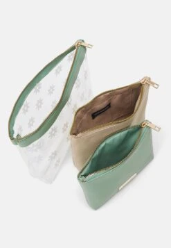 Even&Odd 3PACK - Kosmetiktasche - Green/ Khaki 8 Even&Odd 3PACK - Kosmetiktasche - Green/ Khaki -Mode Kleidung 833e7d053d3044bd8f34f6ecce7dcda8
