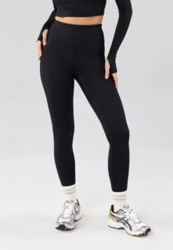 ESSENTIAL FULL LENGTH HIGH RISE LEGGINGS WITH SIDE POCKET - Leggings - Black