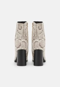 Stiefelette - Multi-coloured -Mode Kleidung 93b03e5a57e3437a9464ad323122a71d