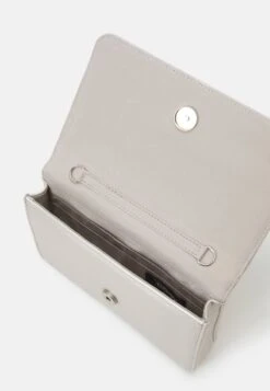 Even&Odd DISNEY MICKEY MOUSE - Clutch - Silver-coloured -Mode Kleidung 9b7641c100f9498297a94bf7deca8db3