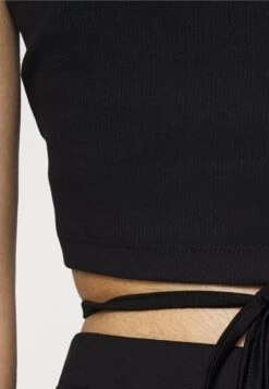 Top - 802 - Black_001 - White -Mode Kleidung 9ffd88a76585426395e9a03db26003d8