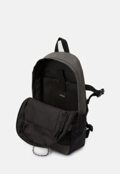 Even&Odd Tagesrucksack - 802 - Black_402 - Pink -Mode Kleidung c351ffda81d04c39b8c458aa7bdc0646