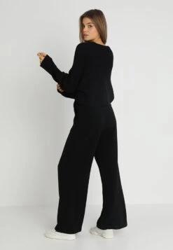 Even&Odd CROPPED JUMPER - Jumper - Black -Mode Kleidung d6afe0db0365435898fd3ca235660222