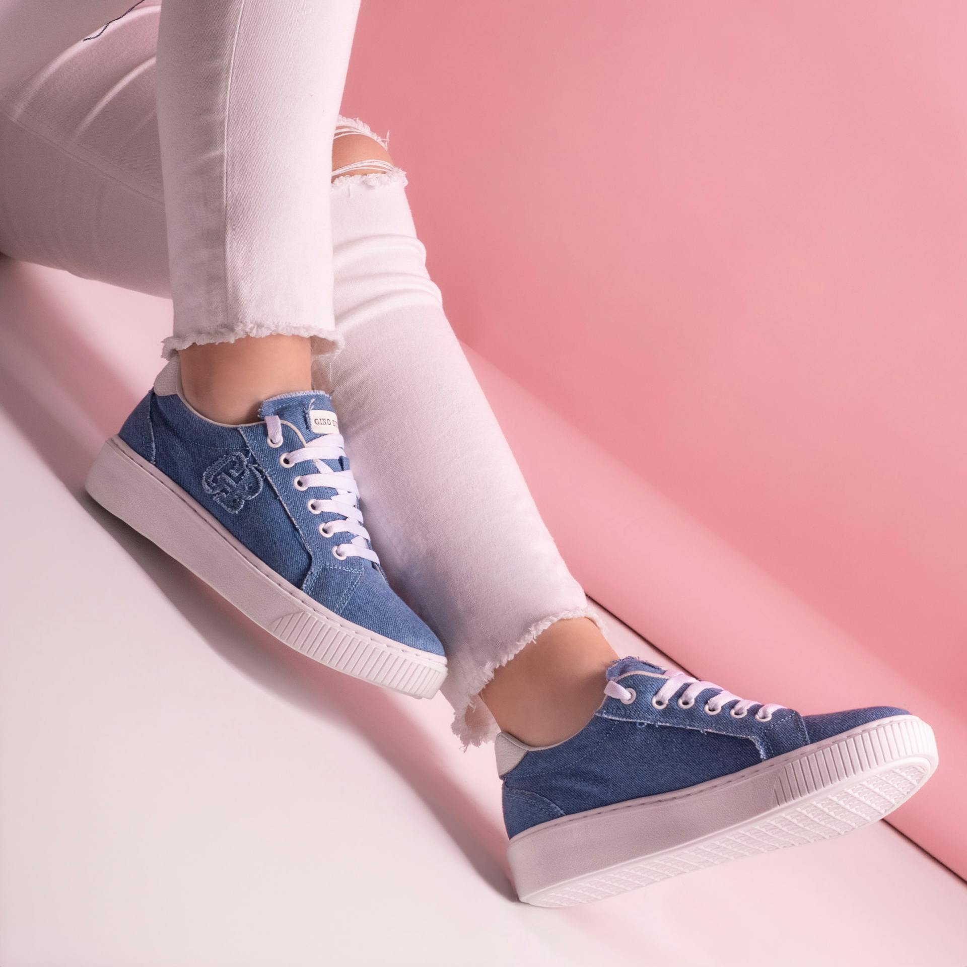 Titelseite -Mode Kleidung pexels jose martin segura benites 1422456152 27063098